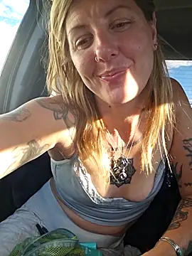 SheIsSomething online show from September 21, 11:25 pm