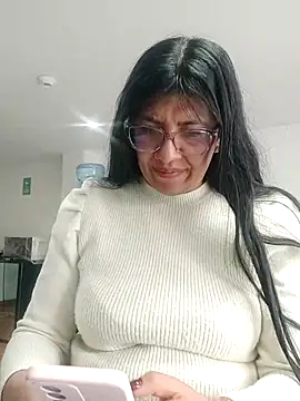 aisha latina online show from October 14, 2:08 pm