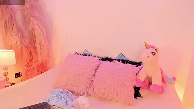 SophieRossi online show from December 14, 4:18 am