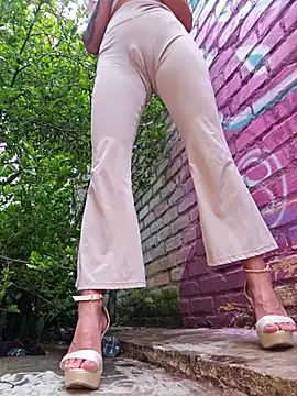 Yuky ta online show from February 22, 9:05 pm