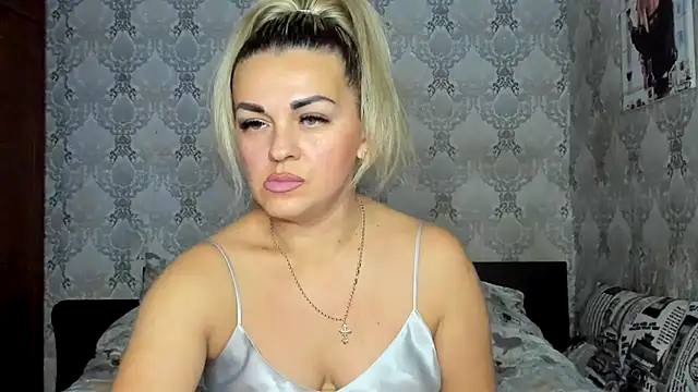 NicoletMoore online show from November 27, 8:34 pm