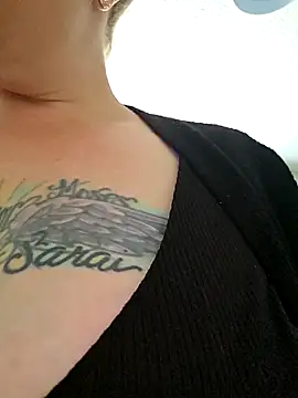 julimonroe online show from April 10, 3:29 pm