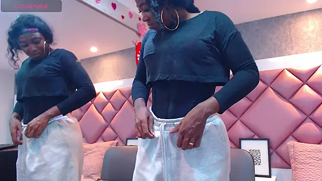 DanielaDuff online show from November 5, 7:52 pm