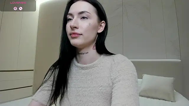 JenniferQueen11 online show from March 11, 5:04 pm