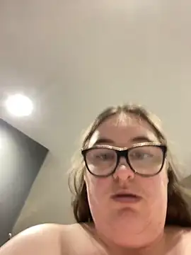 Rebecca Summer online show from November 29, 7:23 am