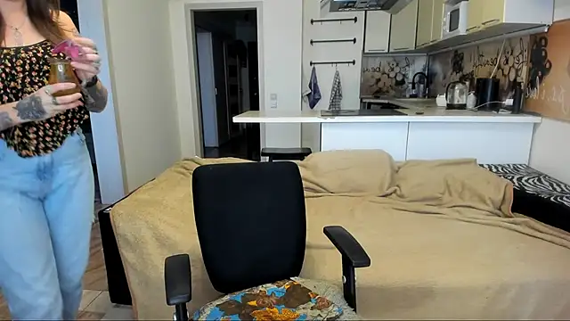 Snapshot of StacyTigerr chatting on October 3, 1:38 pm StacyTigerr online show from October 3, 1:38 pm