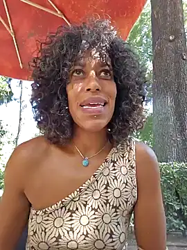 Snapshot of Goldenlace chatting on September 9, 10:59 am Goldenlace online show from September 9, 10:59 am