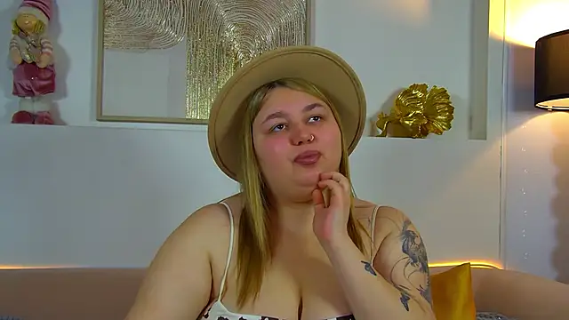 LillianKim online show from December 4, 6:41 pm