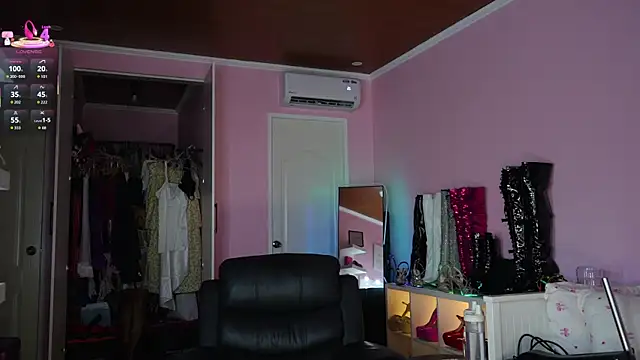 Snapshot of AsianSweetMilf chatting on September 14, 1:47 am AsianSweetMilf online show from September 14, 1:47 am