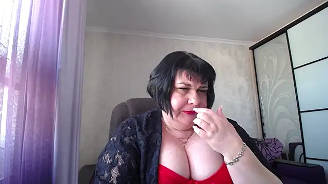 JuicyLady Di online show from February 10, 10:51 am