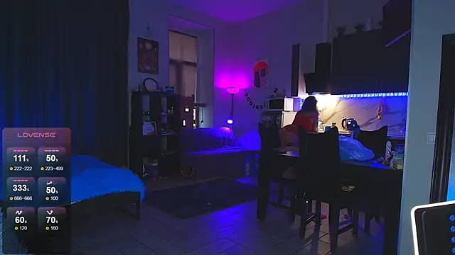 NicoleFancy online show from May 31, 5:52 pm