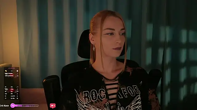 Snapshot of AskAlexa chatting on October 9, 12:53 pm AskAlexa online show from October 9, 12:53 pm