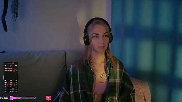 Snapshot of AskAlexa chatting on October 18, 11:17 pm AskAlexa online show from October 18, 11:17 pm