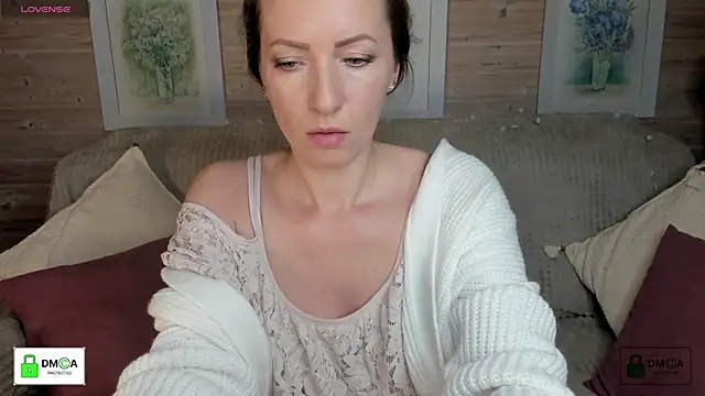 Snapshot of Queenymel chatting on October 22, 3:39 pm Queenymel online show from October 22, 3:39 pm