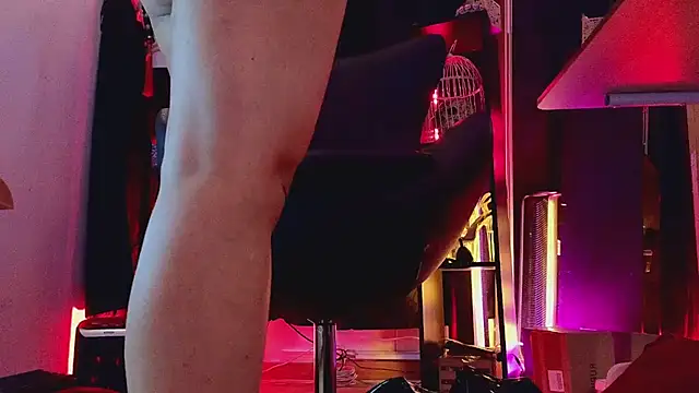 PerlaDivaio online show from February 6, 1:47 pm