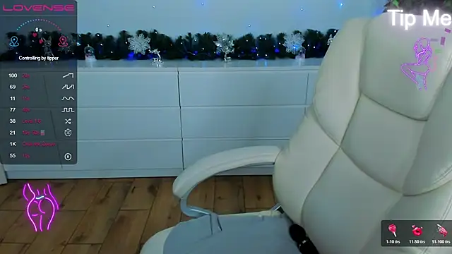 Kamilla Hot online show from December 13, 9:32 pm