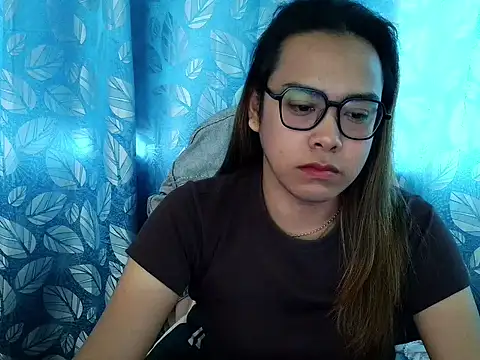 Snapshot of Your_PrettyGirlxxx chatting on October 23, 2:28 am Your PrettyGirlxxx online show from October 23, 2:28 am