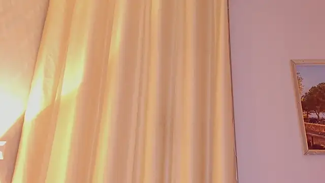 Assh lee  online show from March 4, 1:07 pm