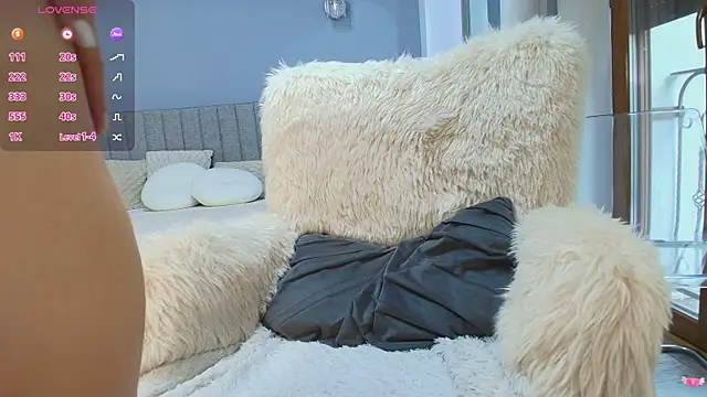 Anna Lewis online show from October 13, 6:38 am