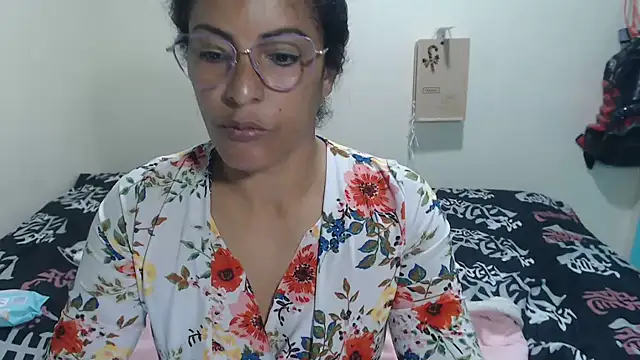 kateleyagrey online show from February 20, 7:04 pm