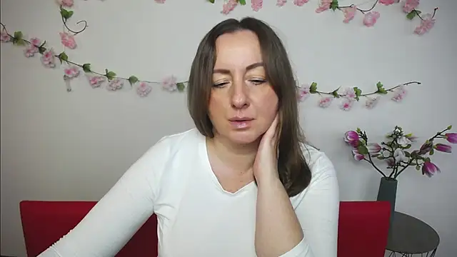 Snapshot of Abby_Taylorr chatting on September 18, 6:23 am Abby Taylorr online show from September 18, 6:23 am