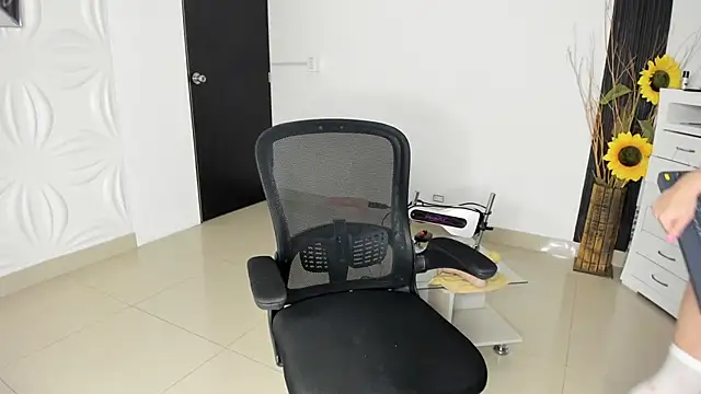 Lissa Brow online show from October 2, 2:38 am