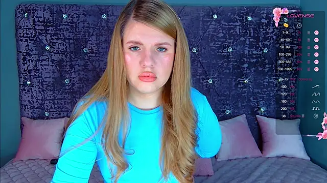 NoraBigAss online show from March 3, 1:00 am