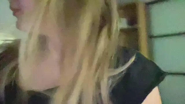 CharmingSarah online show from October 9, 4:11 pm