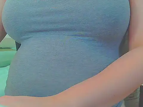 Snapshot of keepmepregnantT chatting on October 23, 10:21 am keepmepregnantT online show from October 23, 10:21 am