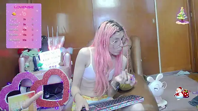 Skinygirl online show from October 4, 1:33 am