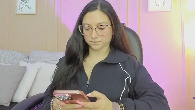 lucy neil online show from February 10, 2:58 am