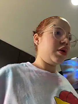 Lucyklein2022 online show from March 13, 2:29 pm