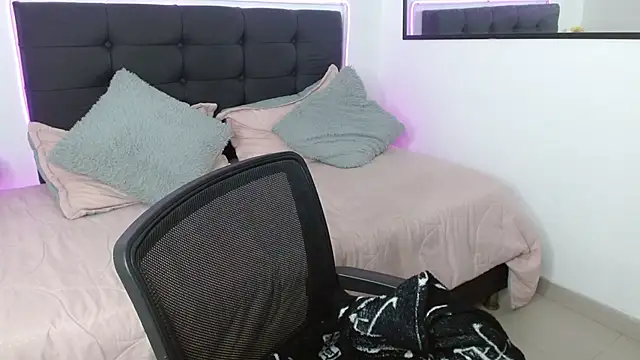 vaness weet online show from March 22, 8:59 pm