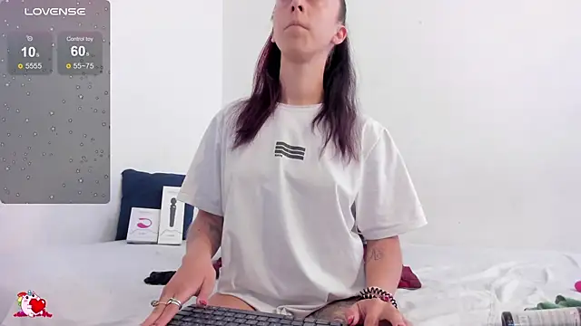 HEAVY MEGAN online show from April 15, 5:35 pm