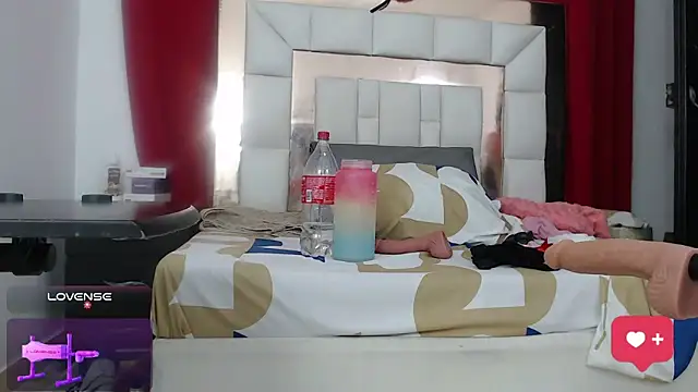 candyrojas online show from September 30, 6:19 am