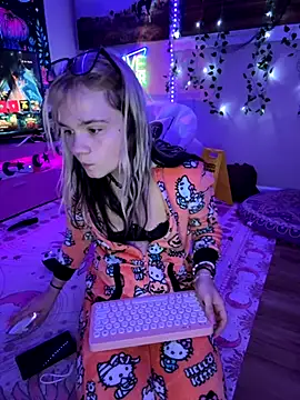 Cutiepiespanks online show from October 12, 12:57 am