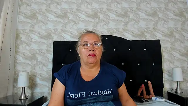 Keira Lennox online show from October 20, 11:35 am