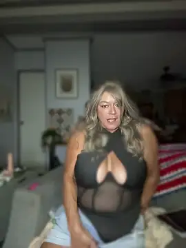 cowgirlc online show from July 12, 2:56 am