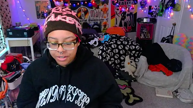 Snapshot of nintendhoe chatting on October 8, 12:42 pm nintendhoe online show from October 8, 12:42 pm