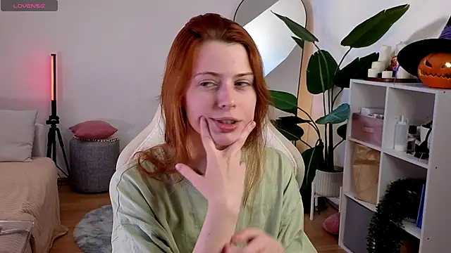 Snapshot of doll_lesli chatting on October 23, 9:26 am doll lesli online show from October 23, 9:26 am