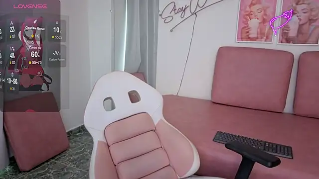 Adele LatinLady online show from October 4, 9:30 pm