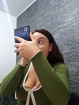 LizzRouse online show from November 25, 8:53 pm