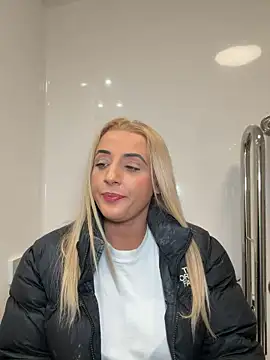 Strongqueen online show from April 18, 7:58 pm