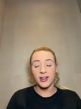 Strongqueen online show from February 8, 7:39 pm