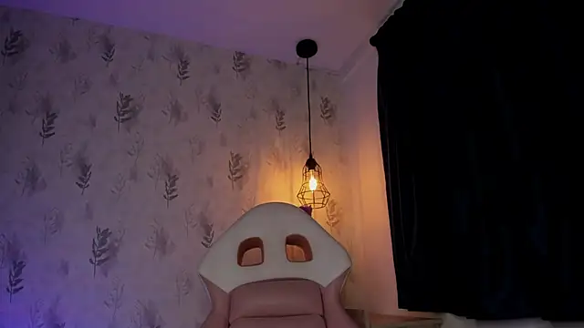 perla7777 online show from April 11, 12:39 am