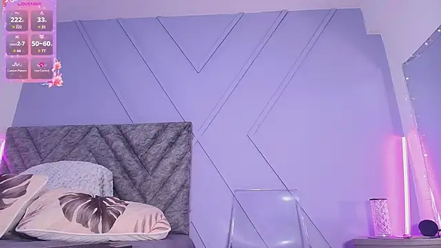 emmajohnss online show from September 18, 4:00 am