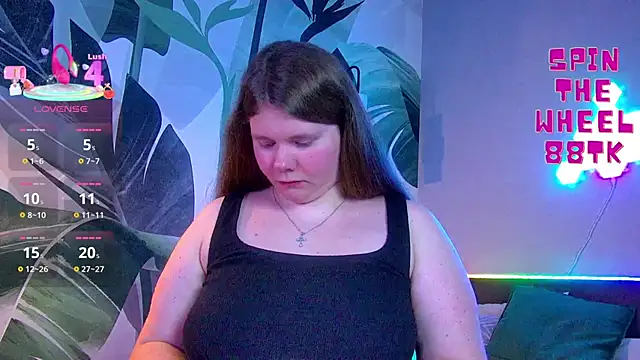 Snapshot of RubyValen chatting on October 24, 1:12 am RubyValen online show from October 24, 1:12 am