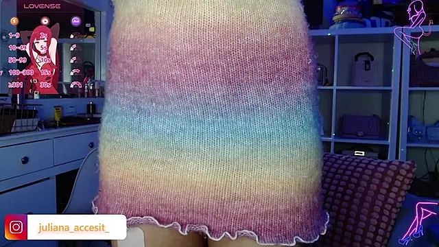 caroline cossei online show from November 13, 6:18 pm