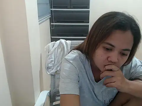 xTheLastVIRGINx online show from December 17, 2:21 pm