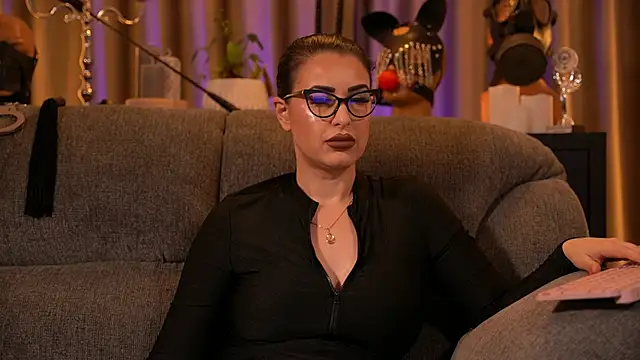 kelly kent online show from November 18, 1:39 am